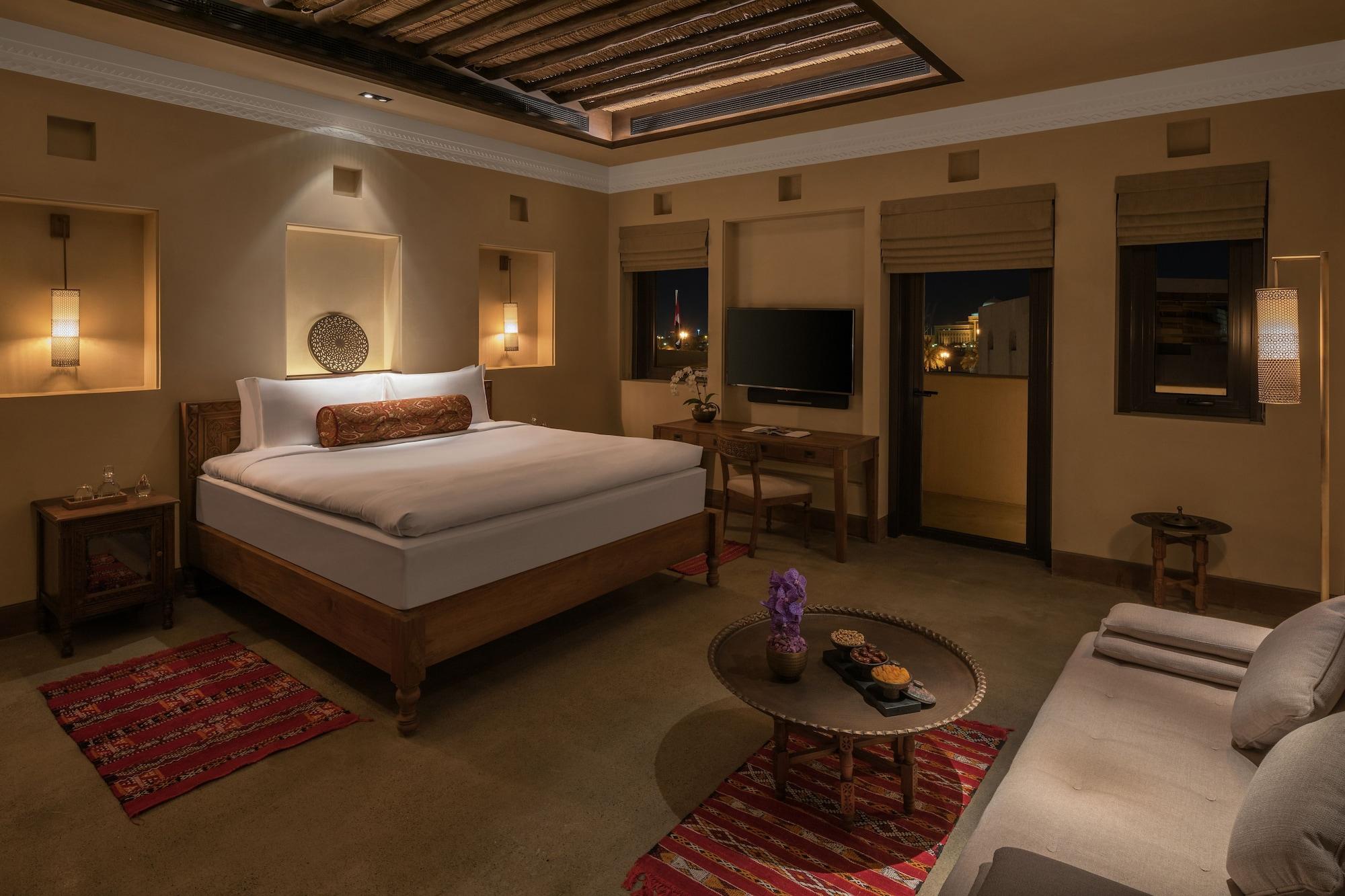 Hotel The Chedi Al Bait, Szardża Zewnętrze zdjęcie A bedroom at the hotel